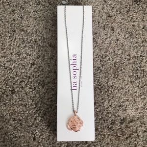 *DOWNSIZING*MAKE AN OFFER* Blushing Rosette